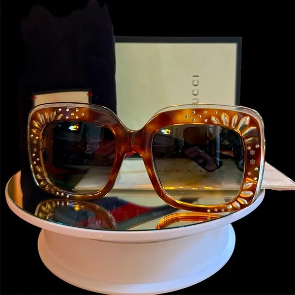 Gucci Brown Tortoiseshell Sunglasses - Picture 1 of 7